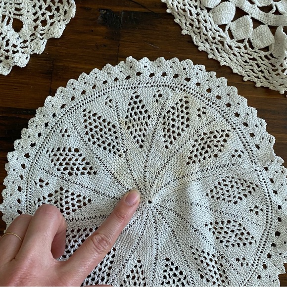 Vintage Lace Crochet Doily Cream Off White Beige Doilie Cottagecore set of 3 - Picture 13 of 16